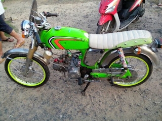 ขาย a100  ราคา 12500 เครื่องเวฟ มาก่อนเอาไป  มาก่อนได้ก่อน อยากขายออก ราคานี้ผมส่งให้ถึงบ้าน 12500 บาท