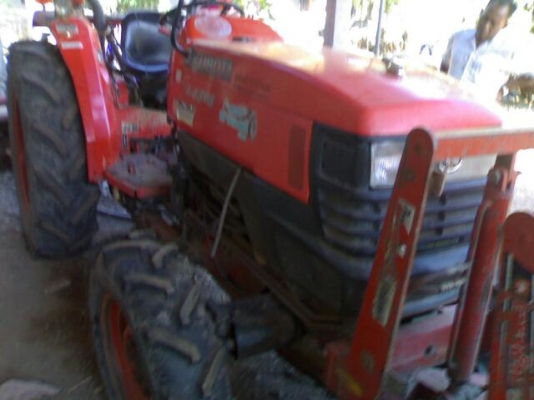 รถไถ 34 แรง อุปกรณ์3 ชิ้น ทำงานน้อยชั่วโมง