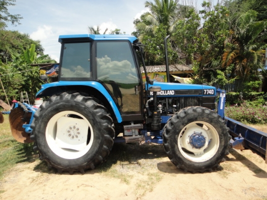 ขายรถไถ ฟอร์ด NEW HOLLAND 7740