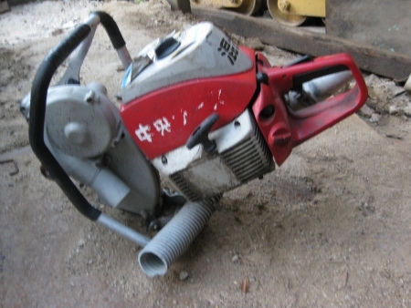 ขายถูกตามสภาพ-เครื่องตัดคอนกรีต Shindaiwa ตัวใหญ่ ไม่มีใบมีด มือสองตรงจากญี่ปุ่น