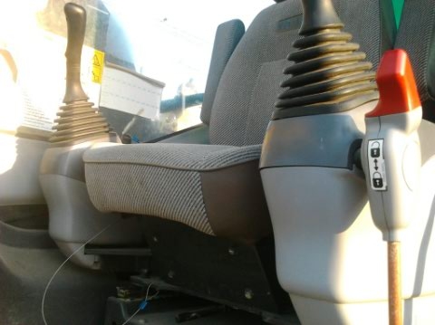 ขายด่วน  KOMATSU  PC200-7   รถนอกนำเข้าจากญี่ปุ่น