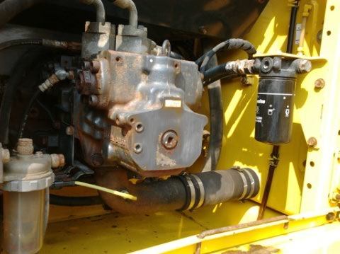ขายด่วน  KOMATSU  PC200-7   รถนอกนำเข้าจากญี่ปุ่น