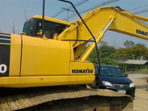 ขายด่วน  KOMATSU  PC200-7   รถนอกนำเข้าจากญี่ปุ่น