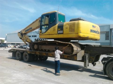 ขายด่วน  KOMATSU  PC200-7   รถนอกนำเข้าจากญี่ปุ่น