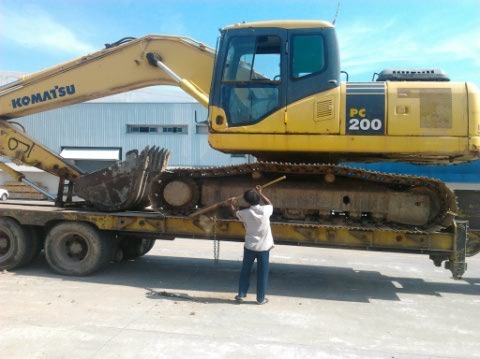 ขายด่วน  KOMATSU  PC200-7   รถนอกนำเข้าจากญี่ปุ่น