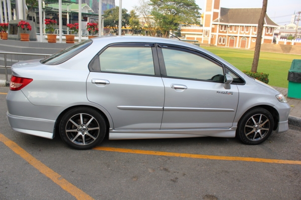 ++++ ขายhonda cityv-tec 2004 เกียร์ธรรมดา บอร์นเงิน++++