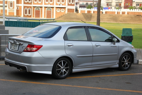 ++++ ขายhonda cityv-tec 2004 เกียร์ธรรมดา บอร์นเงิน++++