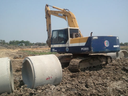 บริการงานรถแบคโฮทุกชนิดราคากันเอง ติดต่อ 080-780-0990