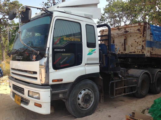 ISUZU DECA 275 HP 6RB1 รถสิบล้อหัวลาก หัวสามใบปัดสภาพสวย เครื่องแน่นแรงดีไม่มีเยิ้ม ภายในสวยครบพร้อม แอร์ พวงมาลัยเพาเวอร์ เบรคทริ๊ปฟี้ ระบบไฟฟ้าระบบไฮดรอลิกส์สภาพดีทั่วคันพร้อมต่อพ่วงพร้อมใช้งาน ช่วงล่างคัชซีสวยมาก ยางสภาพดีประมาณ 70\% พร้อมใช้งาน เอกสารท