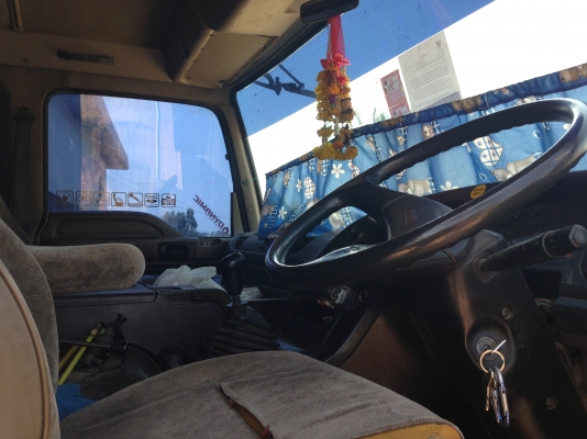 ISUZU DECA 275 HP 6RB1 รถสิบล้อหัวลาก หัวสามใบปัดสภาพสวย เครื่องแน่นแรงดีไม่มีเยิ้ม ภายในสวยครบพร้อม แอร์ พวงมาลัยเพาเวอร์ เบรคทริ๊ปฟี้ ระบบไฟฟ้าระบบไฮดรอลิกส์สภาพดีทั่วคันพร้อมต่อพ่วงพร้อมใช้งาน ช่วงล่างคัชซีสวยมาก ยางสภาพดีประมาณ 70\% พร้อมใช้งาน เอกสารท