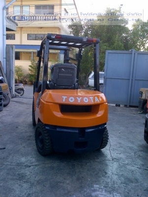 ขาย รถโฟล์คลิฟท์ TOYOTA รุ่น 7FG-25