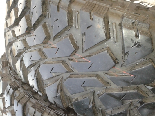 ขายยาง Mud Maxxis 764 ขนาด 31x10.5R15 ปี 10 สภาพพร้อมใช้งาน ขายยาง Mud Maxxis 764 ขนาด 31x10.5R15 ปี 10 สภาพพร้อมใช้งาน