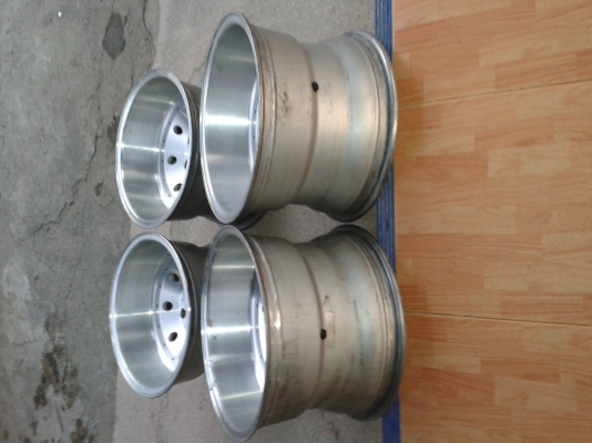 ขายล้อหยดน้ำ 15x10 -33 สภาพสวยพร้อมใช้งาน ขายล้อหยดน้ำ 15x10 -33 สภาพสวยพร้อมใช้งาน