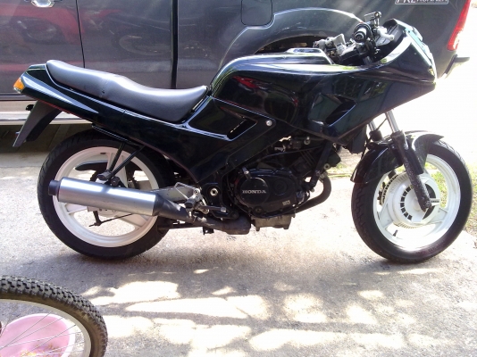 มอเตอร์ไซด์  honda ราคากันเองต่อรองได้ค่ะ เอกสารพร้อมโอน