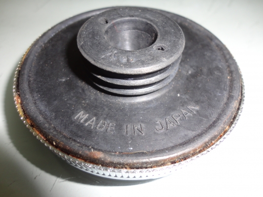 ขายไฟเลี้ยว k125 แท้และฝาปิดถังน้ำมัน k-125   สนใจติดต่อโทร.081-005-8785