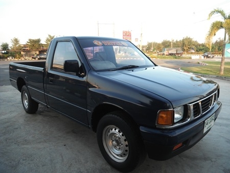 ขายอีสุสุ กระบะตอนเดียว ปี40 สภาพสวยๆ พร้อมใช้ มีแม๊กไลน์เนอร์