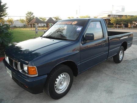 ขายอีสุสุ กระบะตอนเดียว ปี40 สภาพสวยๆ พร้อมใช้ มีแม๊กไลน์เนอร์