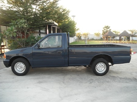 ขายอีสุสุ กระบะตอนเดียว ปี40 สภาพสวยๆ พร้อมใช้ มีแม๊กไลน์เนอร์