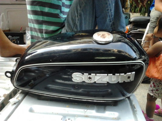 ขายอะไหร่ K125 (1. ถังน้ำมัน 1300)(2บังลม 800)สนใจ ชิ้นไหน ติดต่อได้ 086-3314540