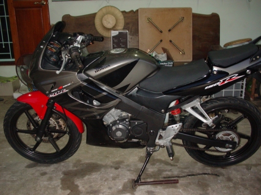ขายครับ CBR 150 R ตัวคาร์บู 27000 บาท