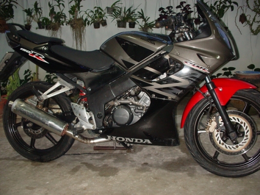 ขายครับ CBR 150 R ตัวคาร์บู 27000 บาท