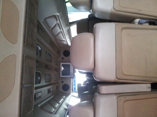 ขาย รถตู้หัวจรวด แต่งVIP ปี 2546 ดีเซล เครื่อง,3000 5 L  ราคา. 439,000