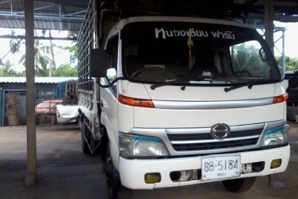 รถ6ล้อ Hino. 136hpรั้วเหล็กเครื่องคอมมอนเรลเทอโบ ติดต่อ080-1405528
