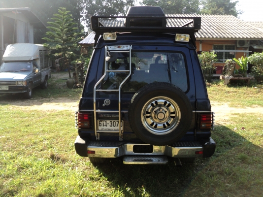 ขาย Pajero ปี 1989 สีเทา-น้ำเงิน เครื่องดีเซล หลังคาสูง วิ้นเพลา 3 เกียร์จากโรงงาน German spec.