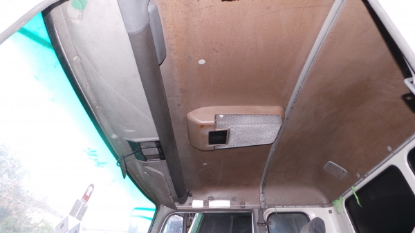 HINO  V10 รถสิบล้อหัวลาก  พร้อมหางพื้นเรียบ 18  ล้อ  เล่มทะเบียนพร้อมโอนค่ะ