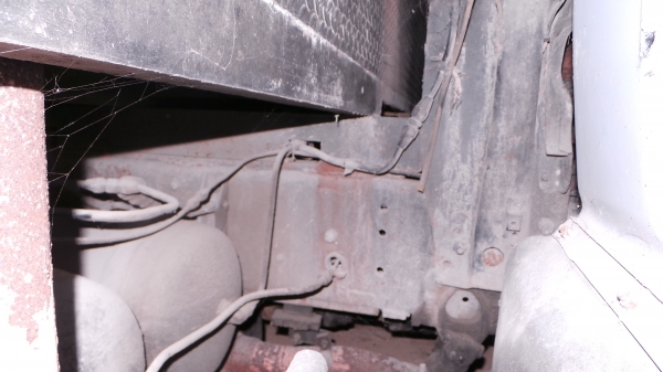 HINO  V10 รถสิบล้อหัวลาก  พร้อมหางพื้นเรียบ 18  ล้อ  เล่มทะเบียนพร้อมโอนค่ะ