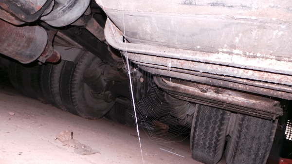 HINO  V10 รถสิบล้อหัวลาก  พร้อมหางพื้นเรียบ 18  ล้อ  เล่มทะเบียนพร้อมโอนค่ะ