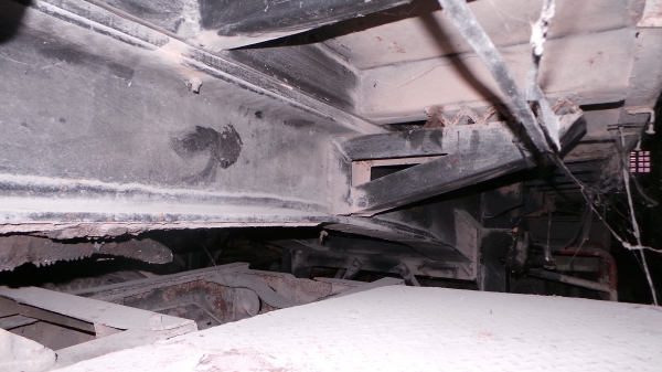 HINO  V10 รถสิบล้อหัวลาก  พร้อมหางพื้นเรียบ 18  ล้อ  เล่มทะเบียนพร้อมโอนค่ะ