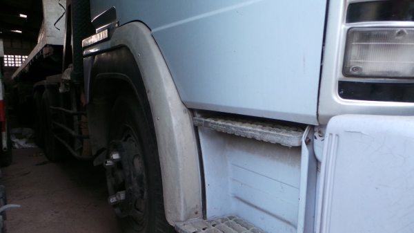 HINO  V10 รถสิบล้อหัวลาก  พร้อมหางพื้นเรียบ 18  ล้อ  เล่มทะเบียนพร้อมโอนค่ะ