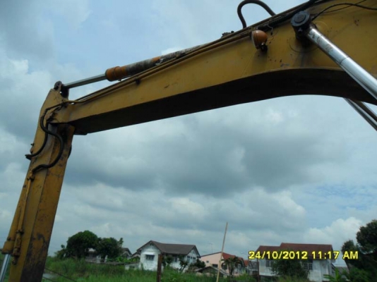 Komatsu PC200-3 เต็ม ๆ เดิม ๆ ทำสีใหม่แล้วเอกสารเล่มทะเบียน