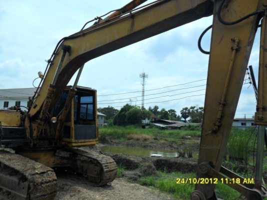 Komatsu PC200-3 เต็ม ๆ เดิม ๆ ทำสีใหม่แล้วเอกสารเล่มทะเบียน