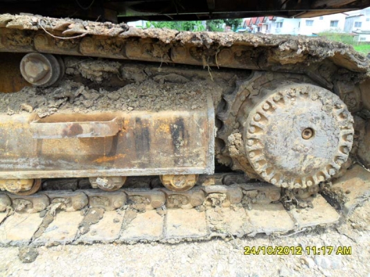 Komatsu PC200-3 เต็ม ๆ เดิม ๆ ทำสีใหม่แล้วเอกสารเล่มทะเบียน