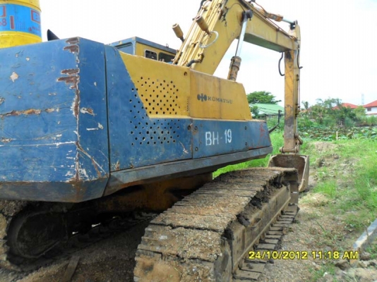 Komatsu PC200-3 เต็ม ๆ เดิม ๆ ทำสีใหม่แล้วเอกสารเล่มทะเบียน