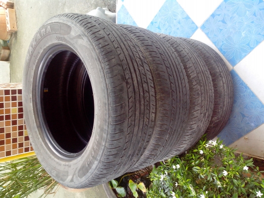 ขายยางdeestone 205.65.15 ยางปี10 มือสอง 1700