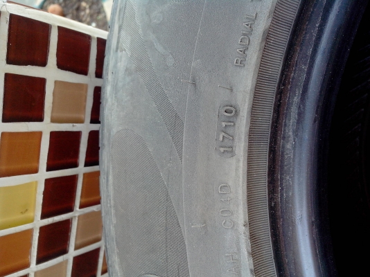 ขายยางdeestone 205.65.15 ยางปี10 มือสอง 1700