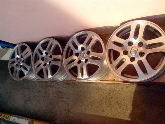 ขายแม็กขอบ15 5รู ราคาถูก 3200 ขายแม็กขอบ15 5รู ราคาถูก 3200