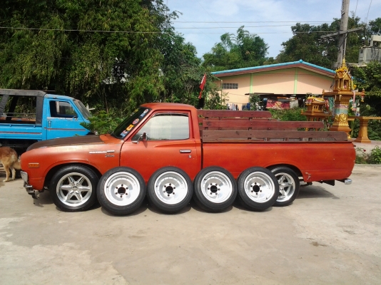 JOECLASSICขายแม็ก8.5นิ้ว6รูออฟ2ชั้นใส่ออฟโรดหรือแนวเรโทรได้เลยหล่อๆล้นๆสนใจโทรสอบฤามได้เลย.