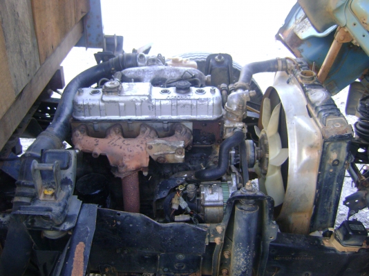 ขายรถ4 ล้อ อีซุซุ NKR88แรง เครื่องมีไอนิดหน่อย คัชชีสวย ซุมล้อมีผุบ้าง ป้ายใหญ่