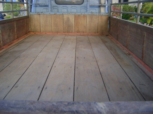 ขายรถ4 ล้อ อีซุซุ NKR88แรง เครื่องมีไอนิดหน่อย คัชชีสวย ซุมล้อมีผุบ้าง ป้ายใหญ่