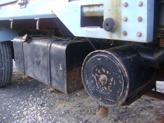 ขายรถ4 ล้อ อีซุซุ NKR88แรง เครื่องมีไอนิดหน่อย คัชชีสวย ซุมล้อมีผุบ้าง ป้ายใหญ่