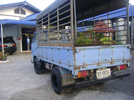 ขายรถ4 ล้อ อีซุซุ NKR88แรง เครื่องมีไอนิดหน่อย คัชชีสวย ซุมล้อมีผุบ้าง ป้ายใหญ่