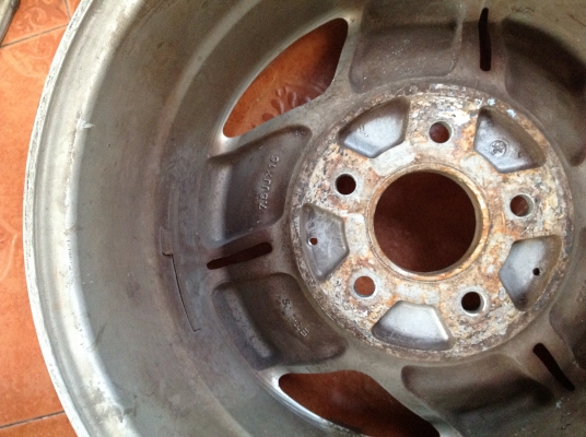 ลดราคาครับถูกๆขายแม็กขอบ15 1ชุดสวยๆ