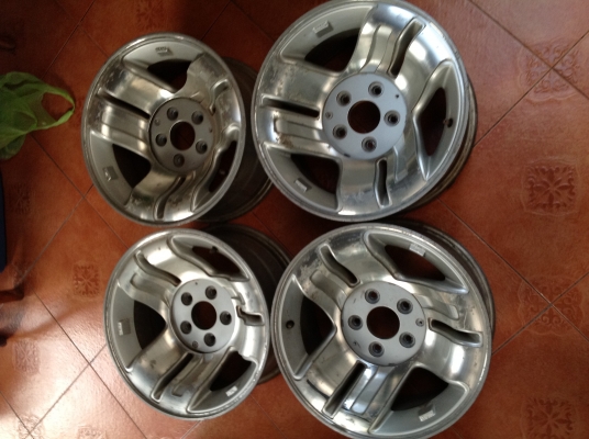 ลดราคาครับถูกๆขายแม็กขอบ15 1ชุดสวยๆ