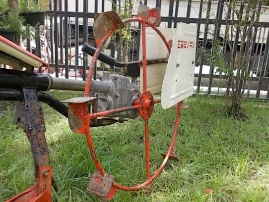 เครื่องแหวกร่องกล้าในนาเดินตามนำเข้าจากญี่ปุ่นwww.nihonmono.com