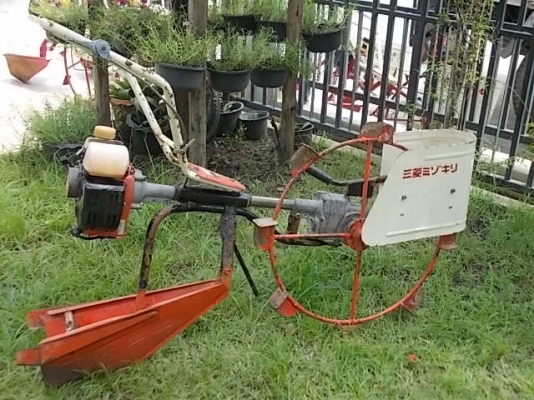 เครื่องแหวกร่องกล้าในนาเดินตามนำเข้าจากญี่ปุ่นwww.nihonmono.com