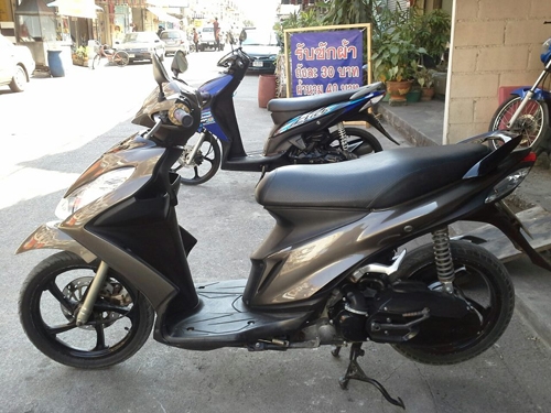 skydrive ปี 51 ล้อแม๊กซ์ สีน้ำตาล เครื่องเดิม เงียบกริบ เอกสารครบ